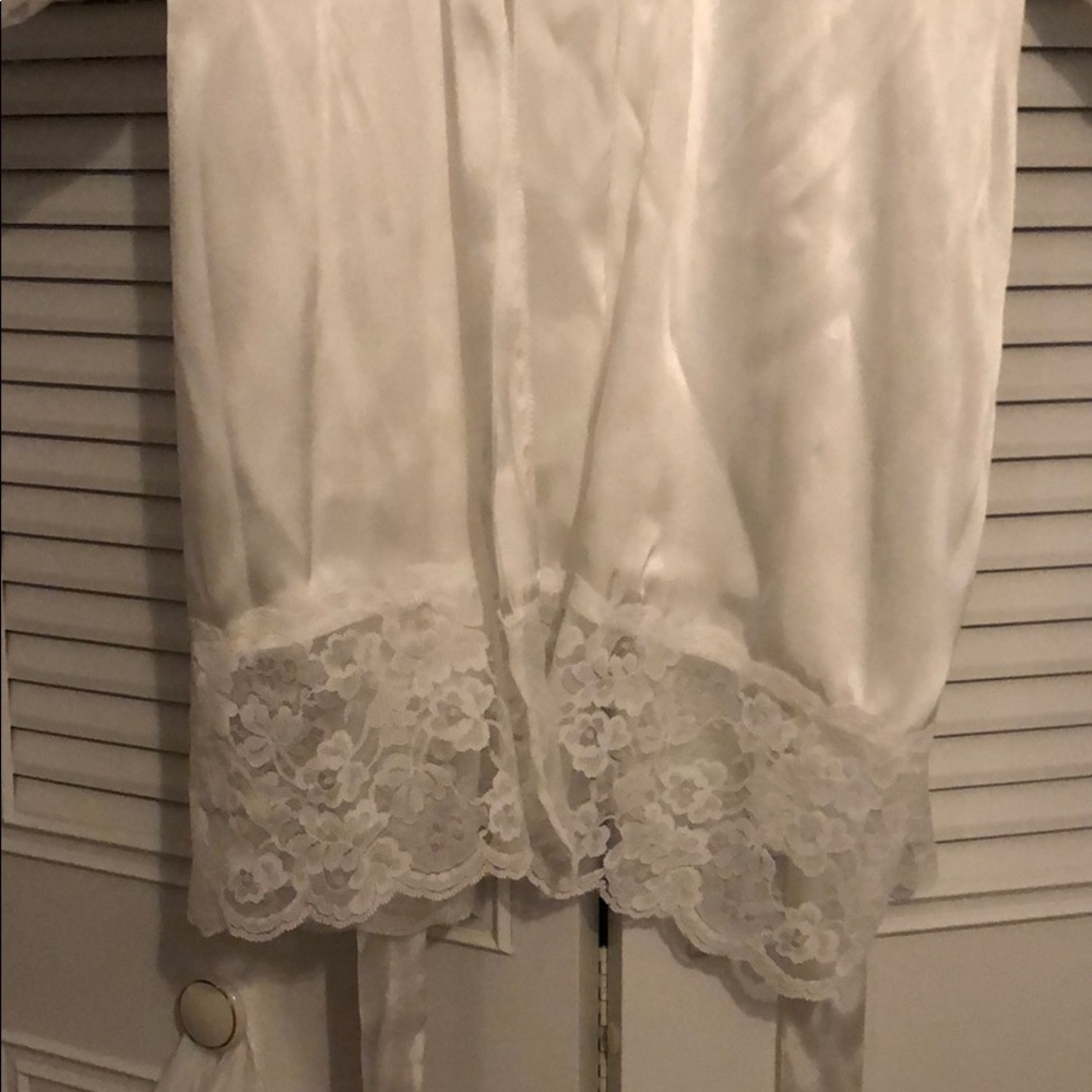 In Bloom Bride Robe - Picture 3 of 5